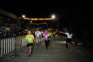 BIB: 10044
                            <button type="button" onclick="openModal(21794300)" class="btn btn-primary btn-sm float-right btn-popup" data-toggle="modal" data-target=".modal-high-quality">
                        <i class="fas fa-shopping-cart"></i> Add to Cart
                    </button>
                                            <button type="button" onclick="isThisMe(21794300, true)" class="btn btn-success btn-sm float-right btn-popup btn-isme hidden" data-toggle="tooltip" data-placement="bottom" title="นี่คือรูปของคุณใช่ไหม คลิกที่นี่เพื่อเอาเข้าอัลบั้ม">
                        <i class="fas fa-plus"></i> Add to album
                    </button>
                    <button type="button" onclick="isThisMe(21794300, false)" class="btn btn-warning btn-sm float-right btn-popup btn-isnotme hidden">
                        <i class="fas fa-ban"></i> Remove from album
                    </button>